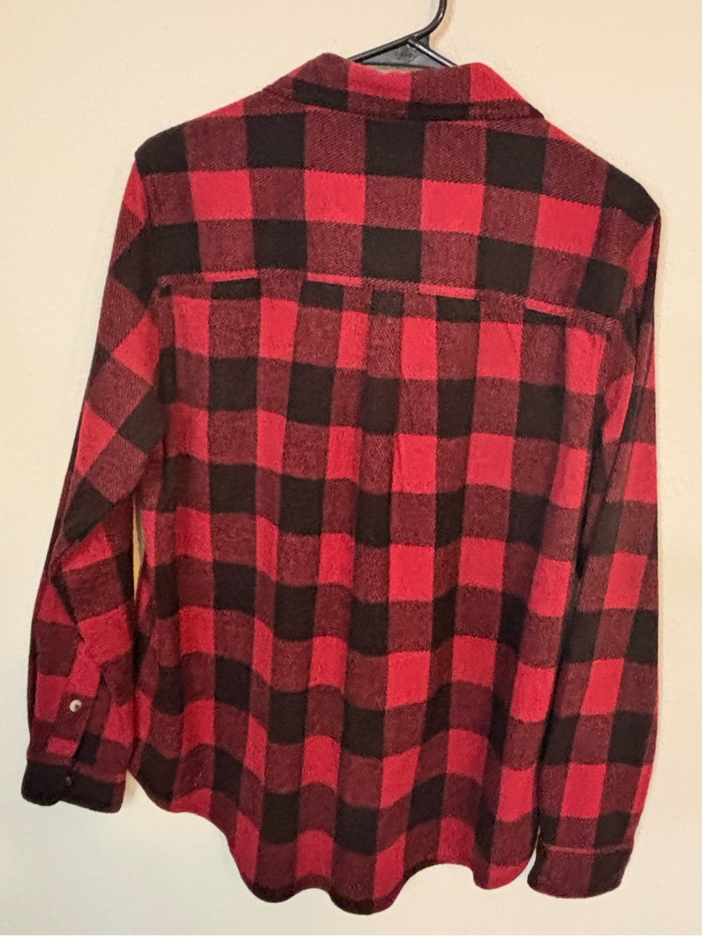 NWT - beachlunchlounge Red and Black Buffalo Plaid Shacket & scrunchie - L - Picture 3 of 3